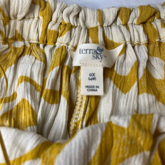 Terra & Sky Yellow and White Ruffled 3/4 Sleeve Blouse - Picture 5 of 6